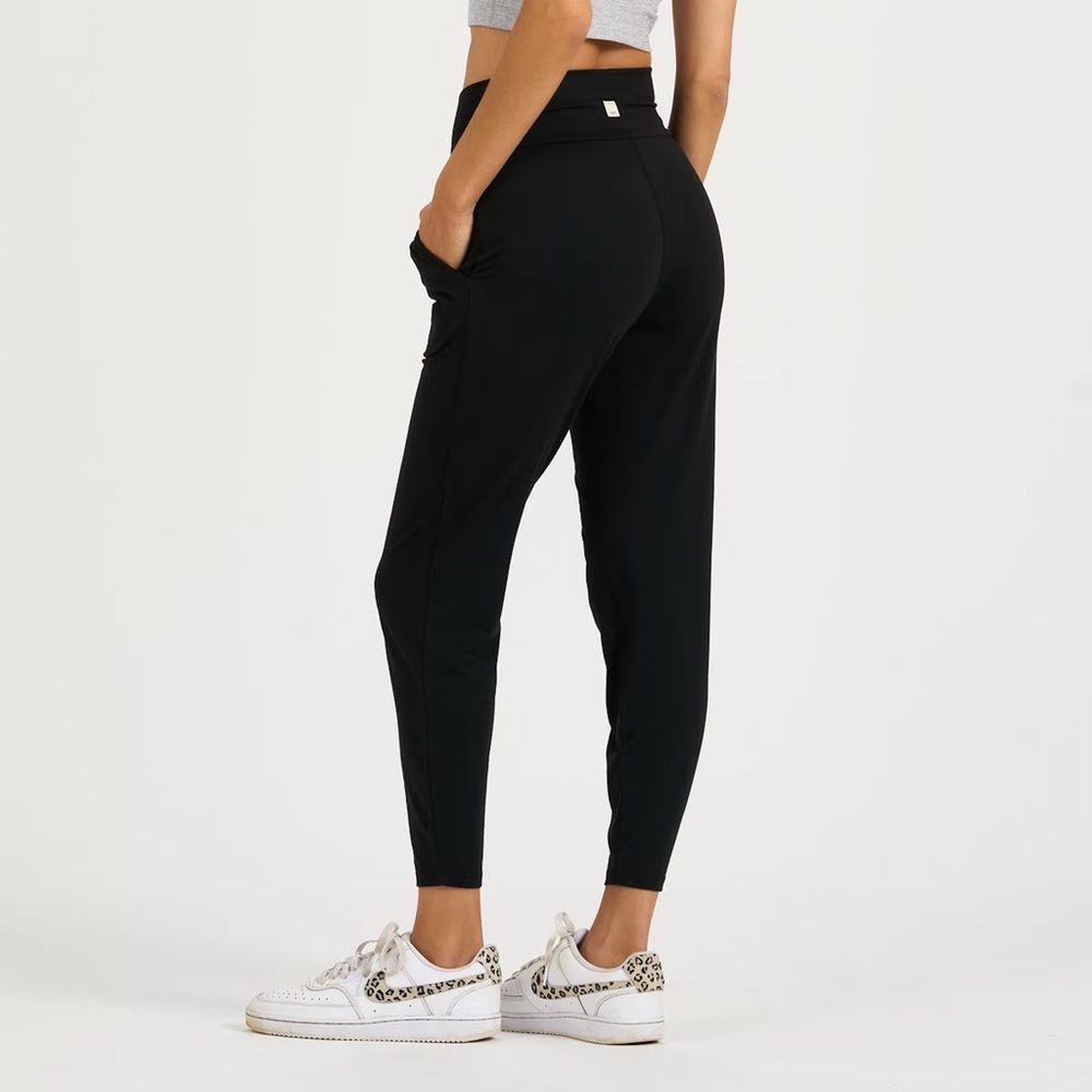 Vuori | Black Lux Harem Jogger Pant Size Large